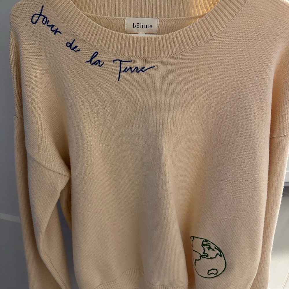 Cream Sweater with Embroidered Details - size Sm